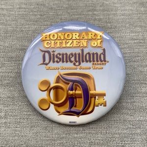 2/$7 - Honorary Citizen of Disneyland Button